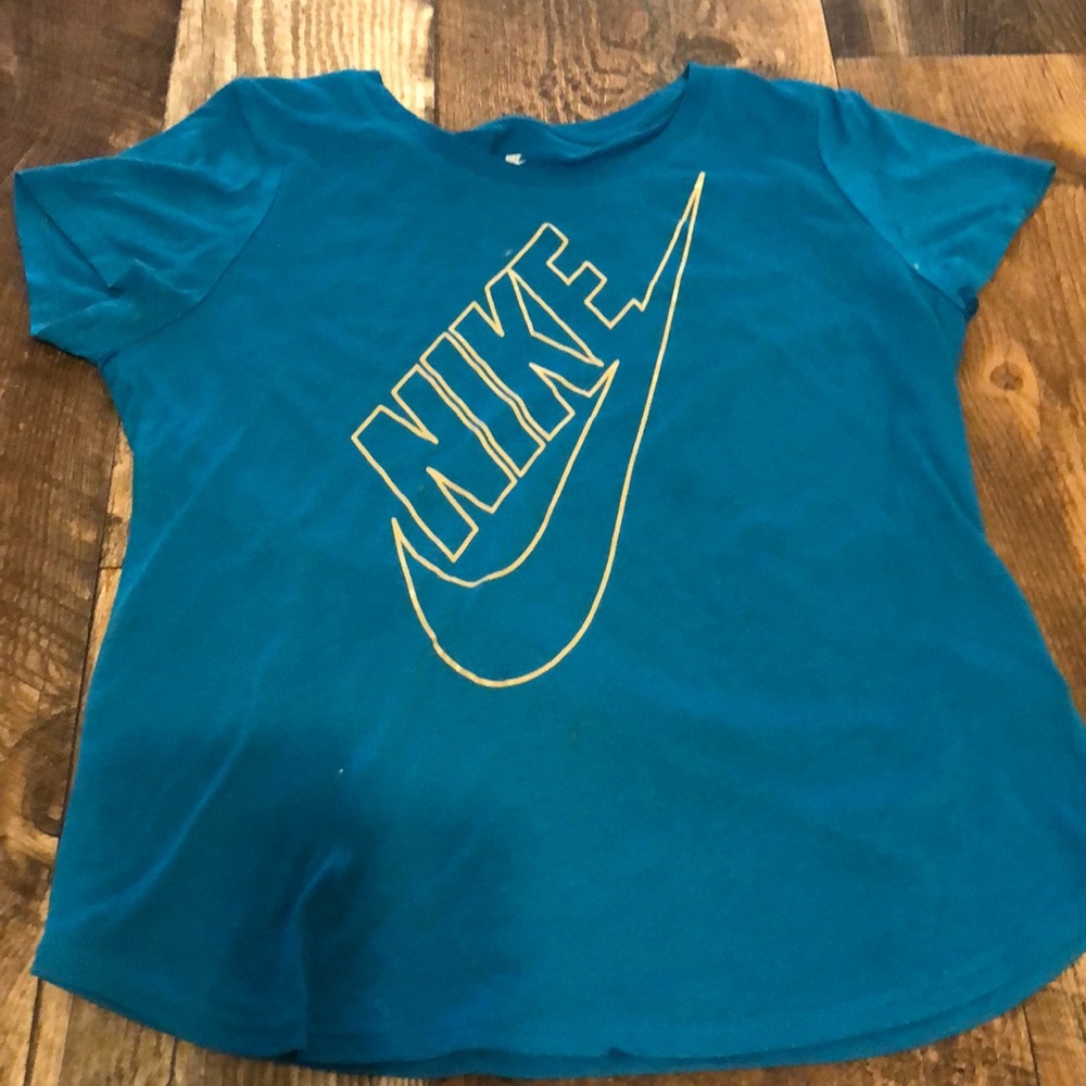 Nose tee